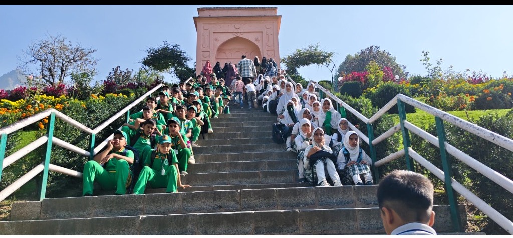 Dawah Public School Students Educational Excursion in Kashmir